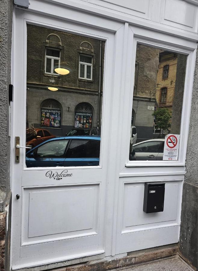 7Dab 8 Contactless Self Check-In Hotel Budapest Exterior photo